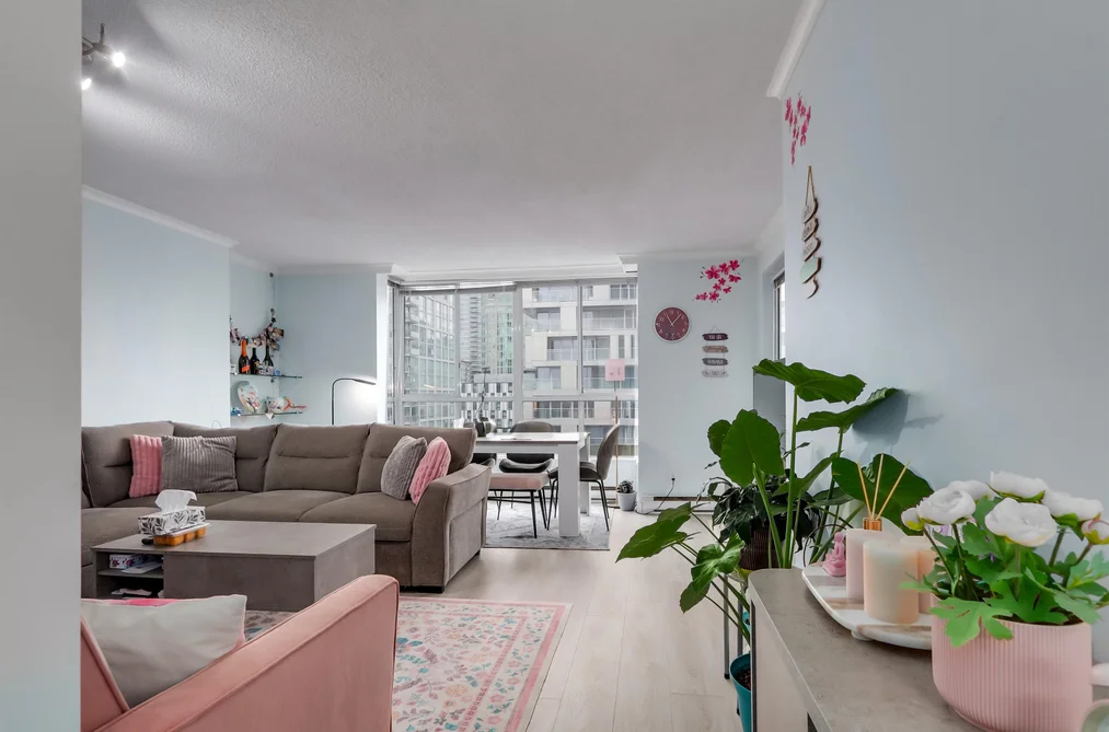 Condo for sale at 1401 1500 Howe Street Vancouver British Columbia - MLS: R3125579