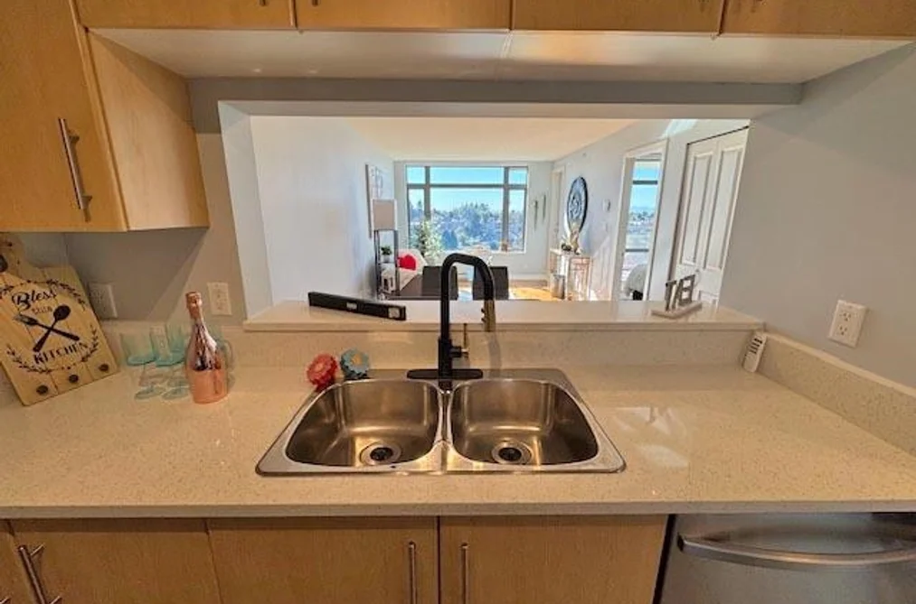 1401 3660 VANNESS AVENUE, Vancouver BC V5R 6H8, Vancouver BC — Residential for Sale - Photo 3