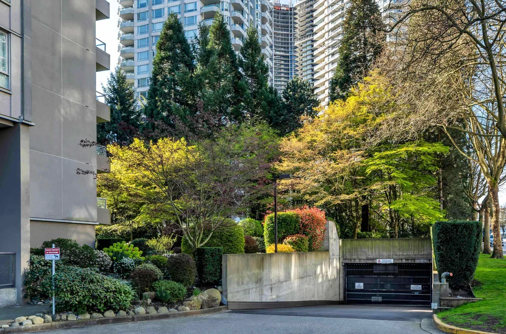1401 6070 MCMURRAY AVENUE, Burnaby BC V5H 4J3, Burnaby BC — Residential for Sale - Photo 3