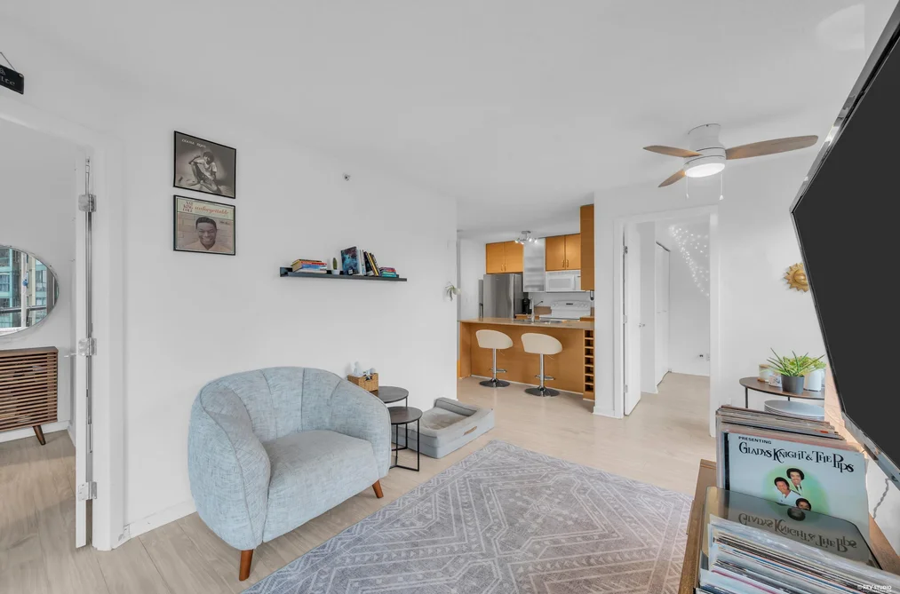 1401 - 928 Homer Street, Vancouver, BC - MLS: R3165170 - Photo 12 1401 - 928 Homer Street, Vancouver, BC - MLS: R3165170 - Photo 12