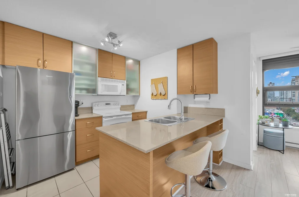 1401 - 928 Homer Street, Vancouver, BC - MLS: R3165170 - Photo 5 1401 - 928 Homer Street, Vancouver, BC - MLS: R3165170 - Photo 5