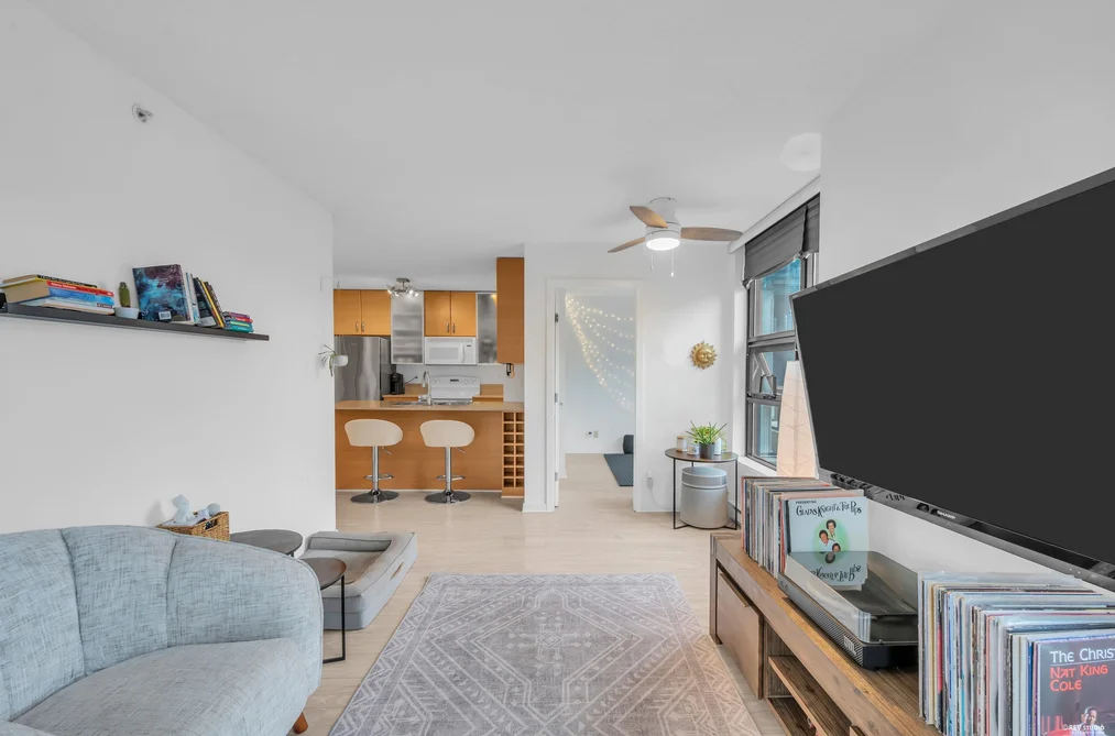 1401 - 928 Homer Street, Vancouver, BC - MLS: R3165170 - Photo 6 1401 - 928 Homer Street, Vancouver, BC - MLS: R3165170 - Photo 6
