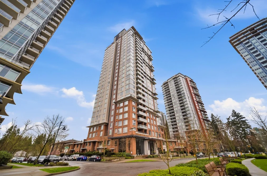 Condo for sale at 1403 3100 Windsor Gate Coquitlam British Columbia - MLS: R3102691