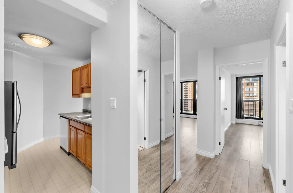 1403 6455 WILLINGDON AVENUE, Burnaby BC V5H 4E4, Burnaby BC — Residential for Sale - Photo 2