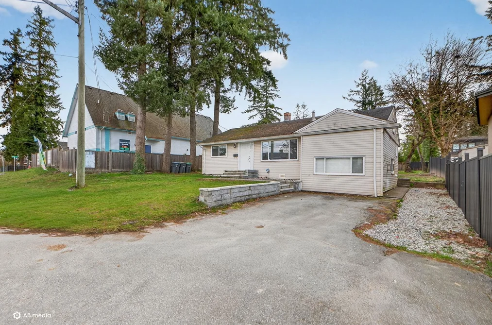 House for sale at 14032 Grosvenor Road Surrey British Columbia - MLS: R3101006