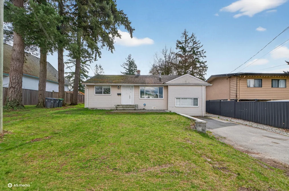 14032 GROSVENOR ROAD, Surrey BC V3R 5G5, Surrey BC — Residential for Sale - Photo 2