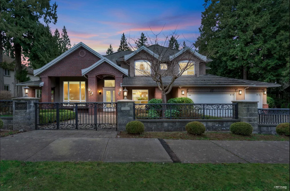 House for sale at 14033 34a Avenue Surrey British Columbia - MLS: R3091984