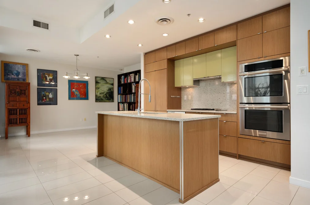 Condo for sale at 1404 1205 Howe Street Vancouver British Columbia - MLS: R3159970