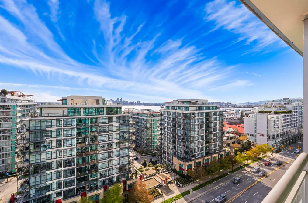 Condo for sale at 1404 188 E Esplanade North Vancouver British Columbia - MLS: R3107187