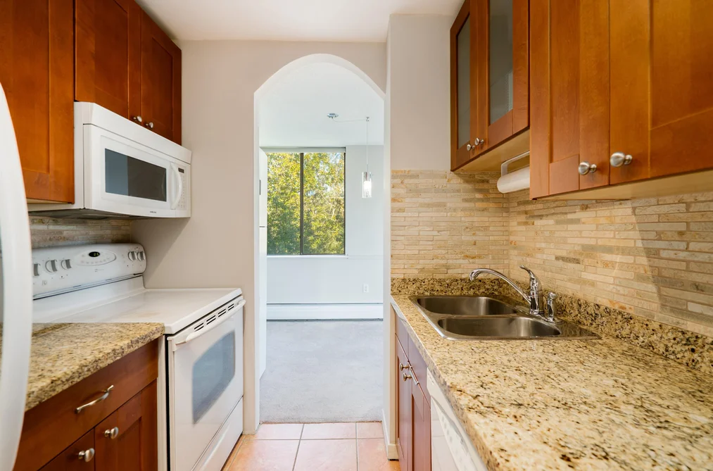 1404 2008 FULLERTON AVENUE, North Vancouver BC V7P 3G7, North Vancouver BC — Residential for Sale - Photo 4