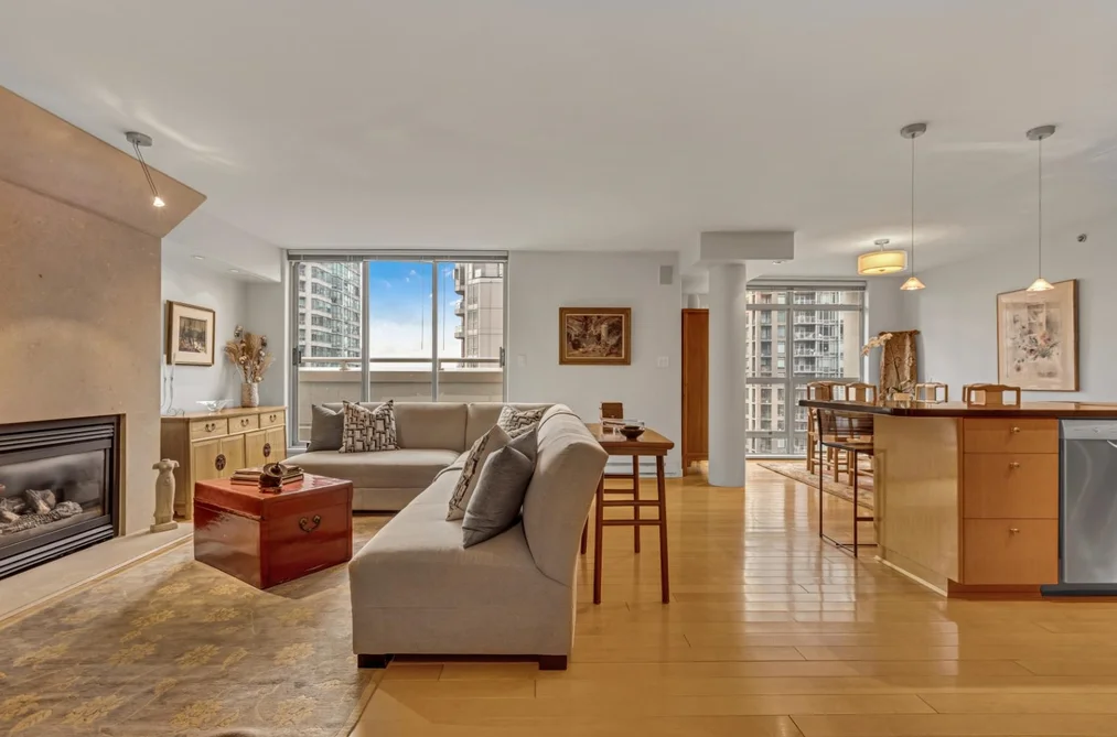 Condo for sale at 1404 819 Hamilton Street Vancouver British Columbia - MLS: R3100036