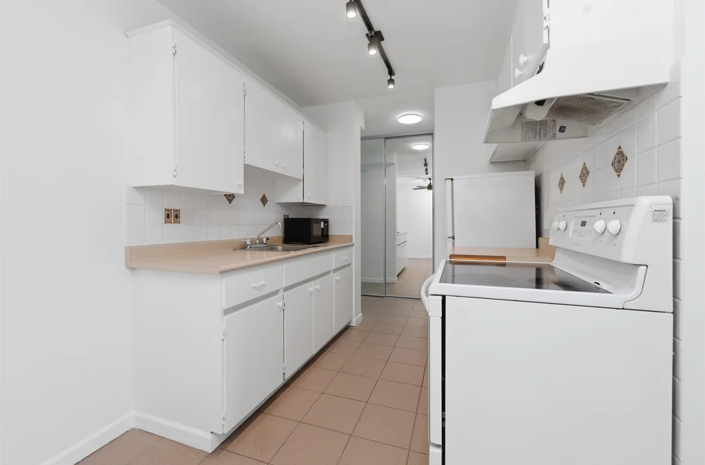 1405 2016 FULLERTON AVENUE, North Vancouver BC V7P 3E6, North Vancouver BC — Residential for Sale — Photo 5 of 14