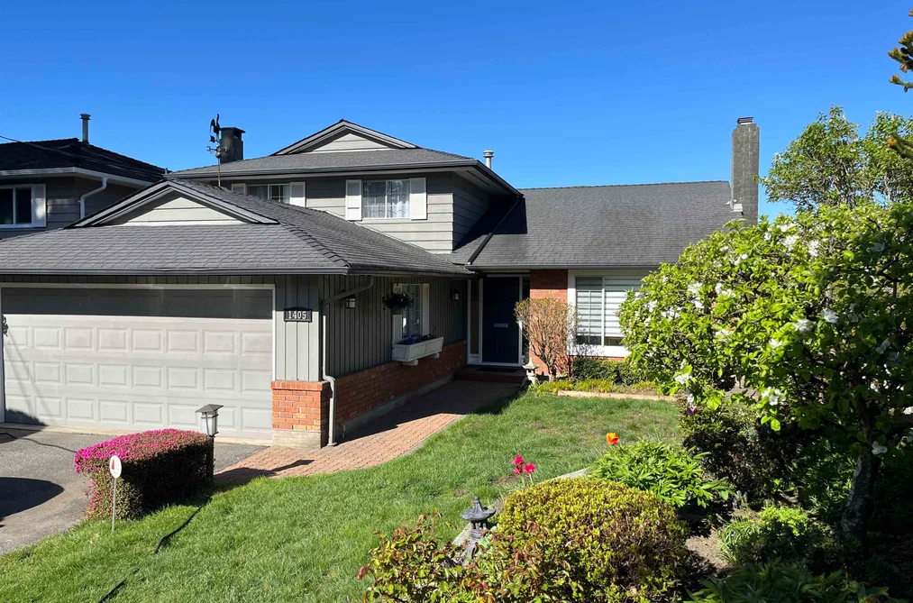 House for sale at 1405 20th Street West Vancouver British Columbia - MLS: R3112515