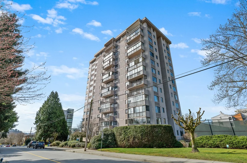 Condo for sale at 1405 555 13th Street West Vancouver British Columbia - MLS: R3102882