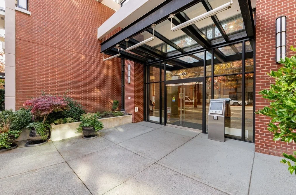 Condo for sale at 1405 909 Mainland Street Vancouver British Columbia - MLS: R3130866