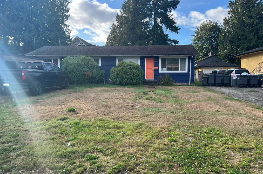 Duplex for sale at 14050 14052 103 Avenue Surrey British Columbia - MLS: R3052261