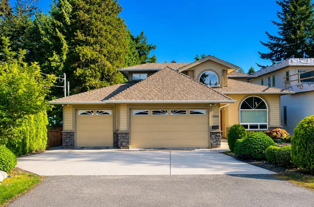 House for sale at 14068 Blackburn Avenue Surrey British Columbia - MLS: R3123093