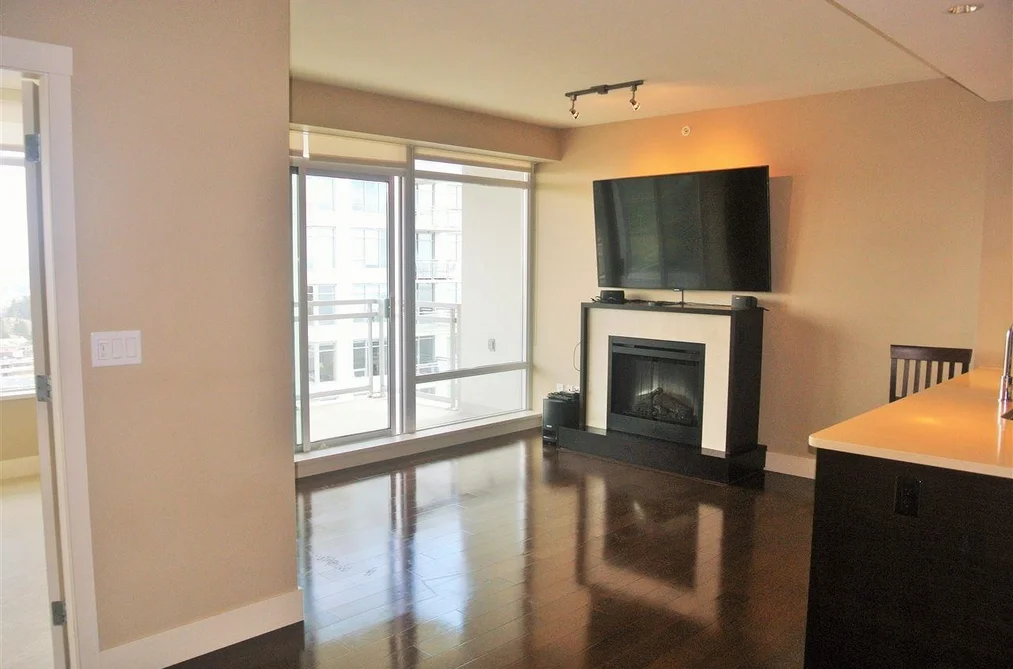 Condo for sale at 1407 15152 Russell Avenue White Rock British Columbia - MLS: R3131404
