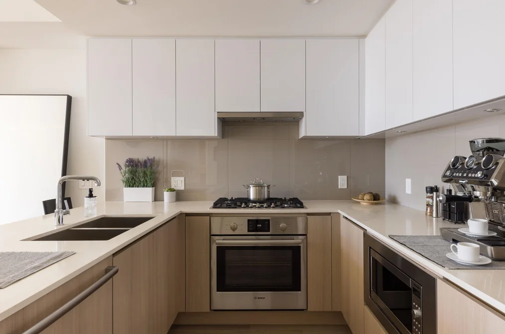 1407 618 CARNARVON STREET, New Westminster BC V3M 1E9, New Westminster BC — Residential for Sale - Photo 2