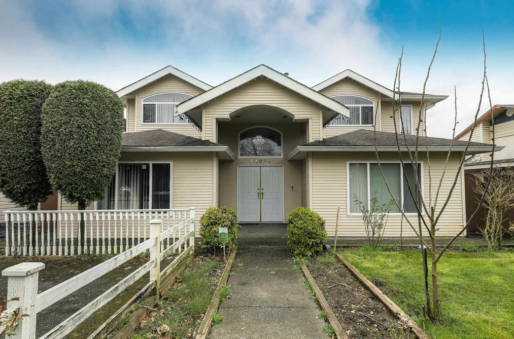 House for sale at 14076 72 Avenue Surrey British Columbia - MLS: R3115724