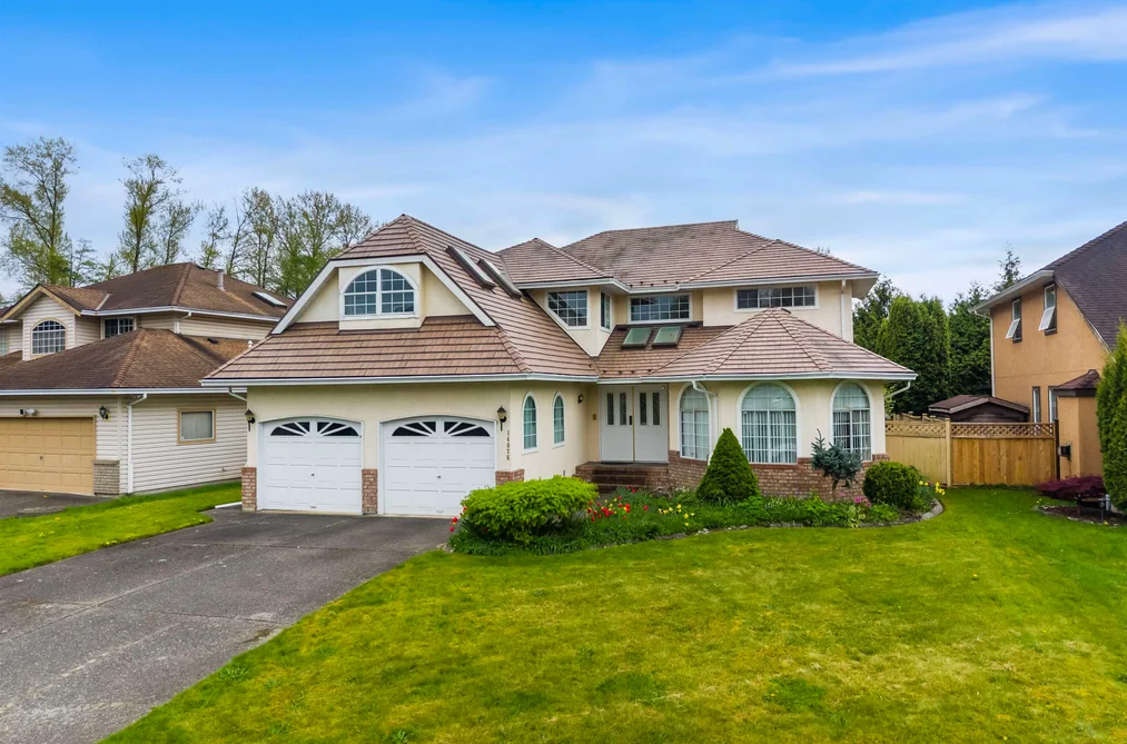 House for sale at 14076 86a Avenue Surrey British Columbia - MLS: R3116047