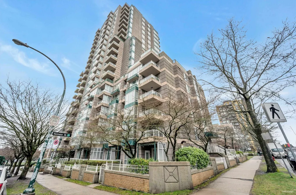 Condo for sale at 1408 5189 Gaston Street Vancouver British Columbia - MLS: R3109134