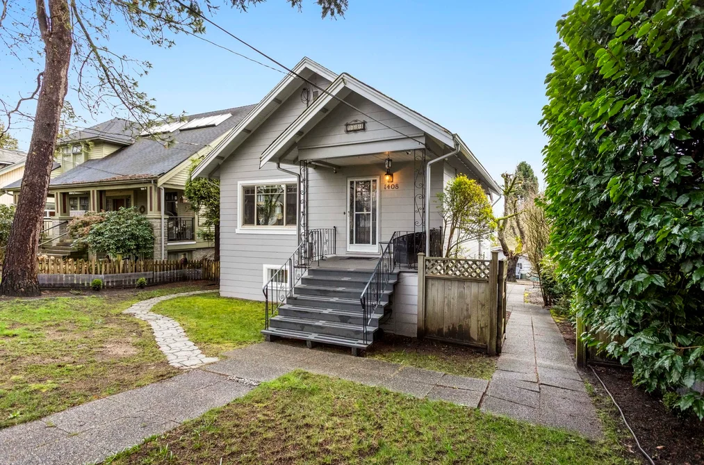 House for sale at 1408 Edinburgh Street New Westminster British Columbia - MLS: R3095274