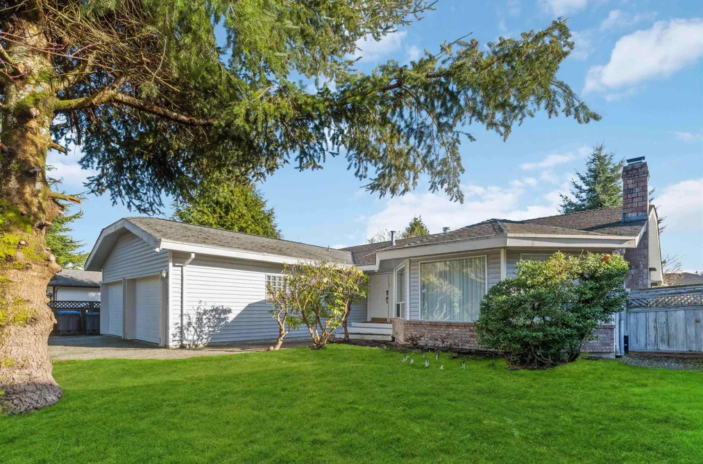 House for sale at 14082 20 Avenue Surrey British Columbia - MLS: R3103948