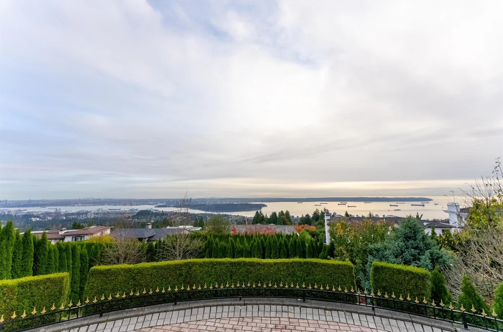 House for sale at 1409 Chartwell Drive West Vancouver British Columbia - MLS: R3123914