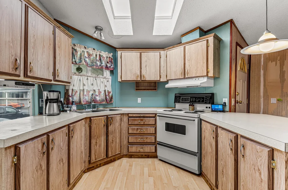 141 145 KING EDWARD STREET, Coquitlam BC V3K 6M3, Coquitlam BC — Residential for Sale - Photo 4