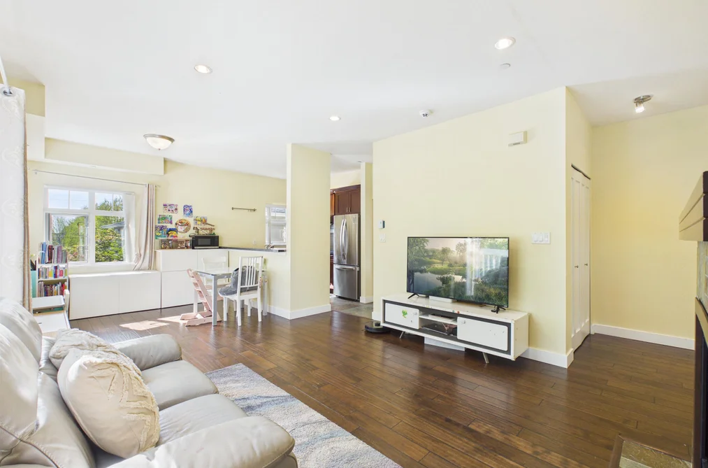 141 7388 MACPHERSON AVENUE, Burnaby BC V5J 0A1, Burnaby BC — Residential for Sale - Photo 2