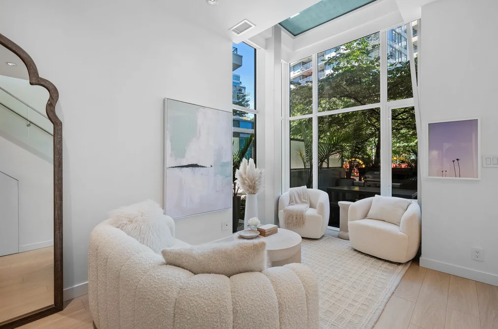 Townhouse for sale at 141 E 1st Avenue Vancouver British Columbia - MLS: R3146086