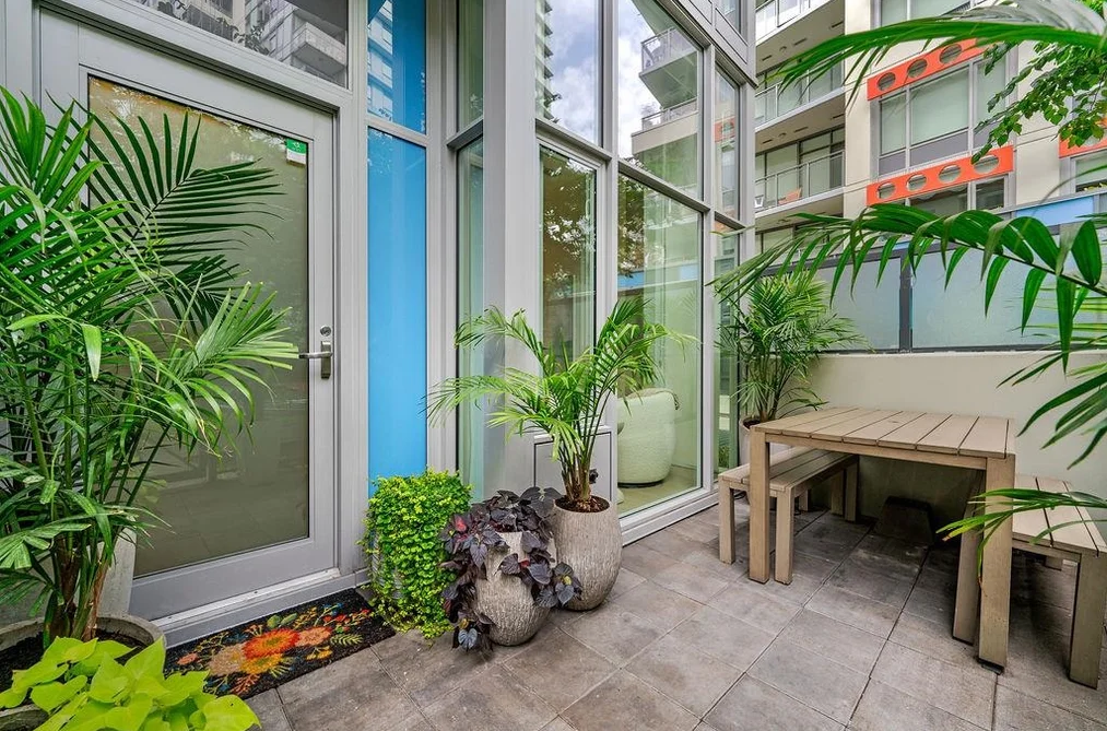 Townhouse for sale at 141 E 1st Avenue Vancouver British Columbia - MLS: R3146086