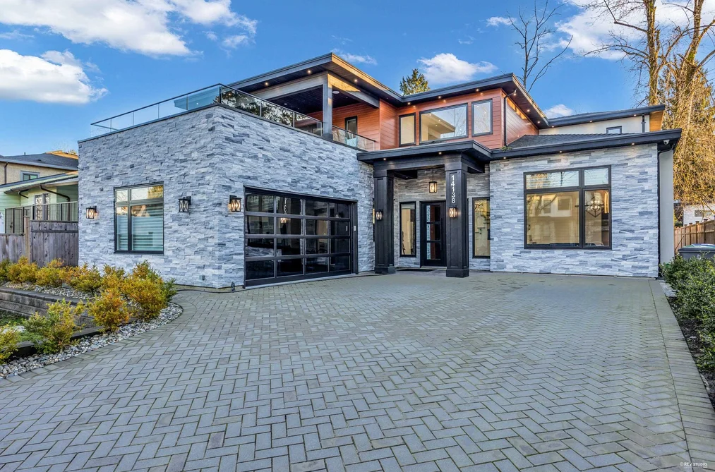 House for sale at 14138 75a Avenue Surrey British Columbia - MLS: R3155460