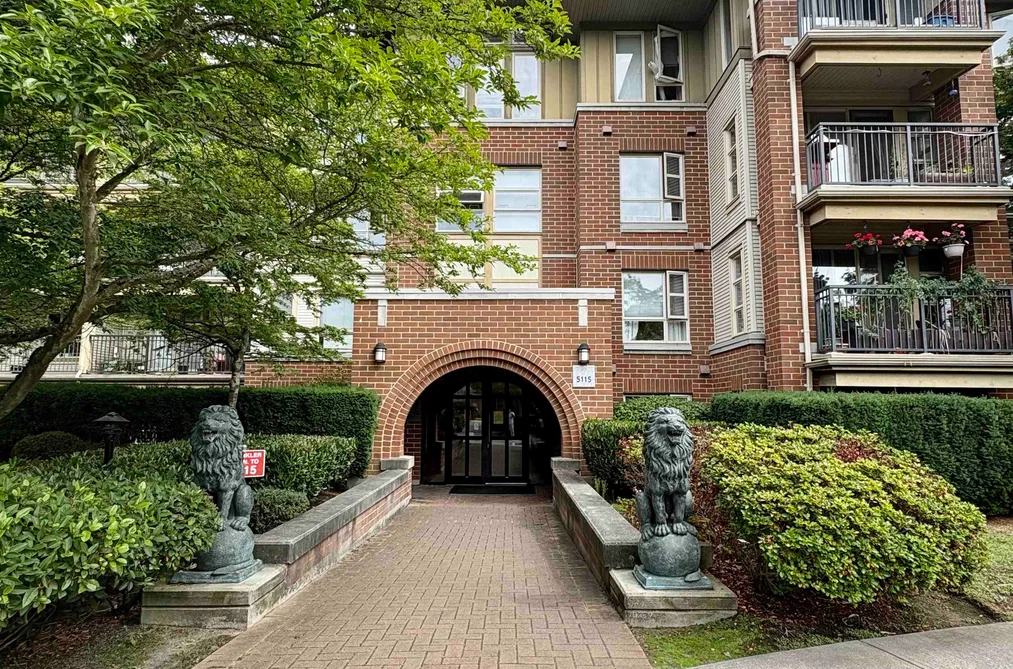 Condo for sale at 1415 5115 Garden City Road Richmond British Columbia - MLS: R3159804