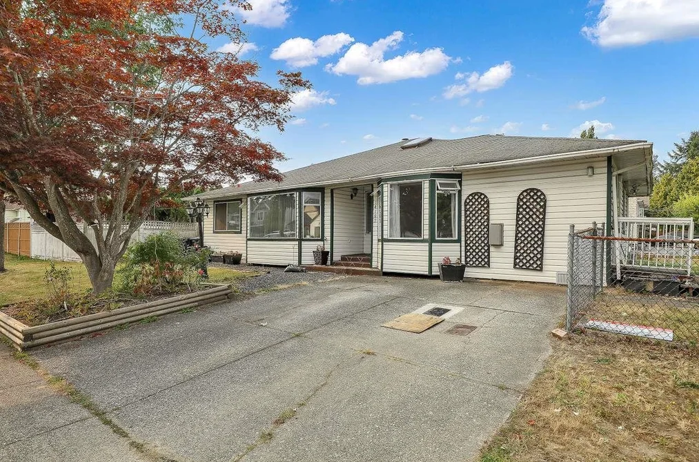 House for sale at 14187 66a Avenue Surrey British Columbia - MLS: R3035861