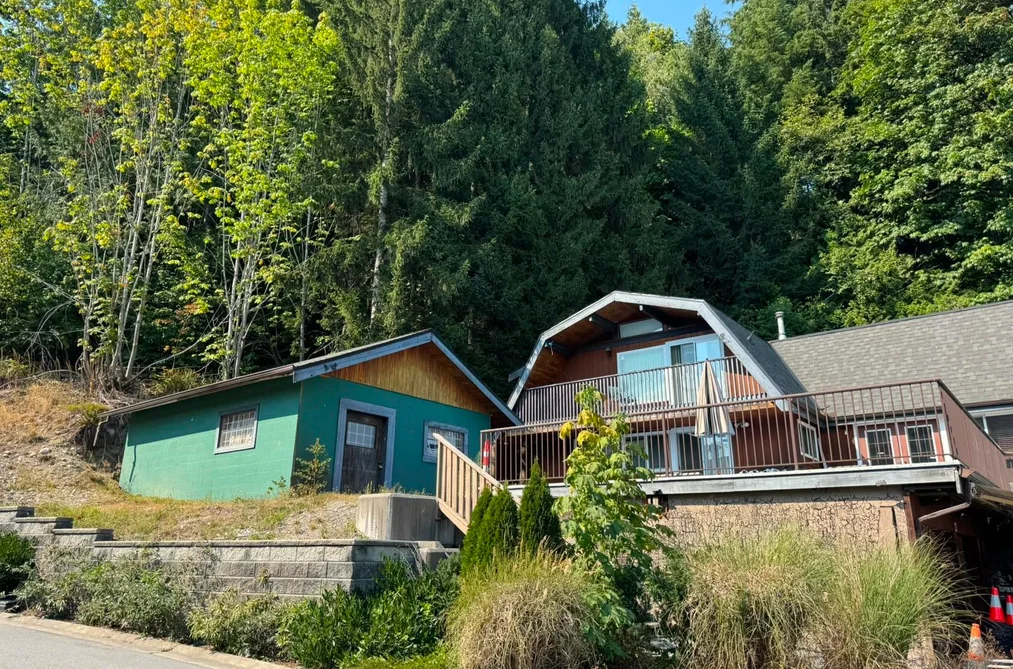 House for sale at 1420 Pipeline Road Coquitlam British Columbia - MLS: R3154675