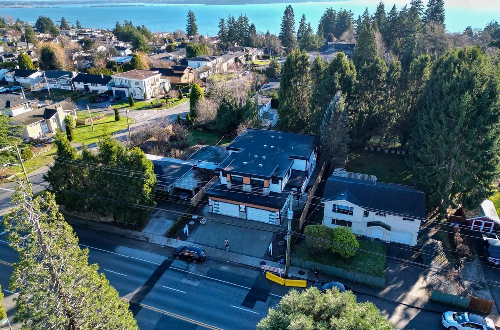 Half Duplex for sale at 14204 North Bluff Road White Rock British Columbia - MLS: R3146497