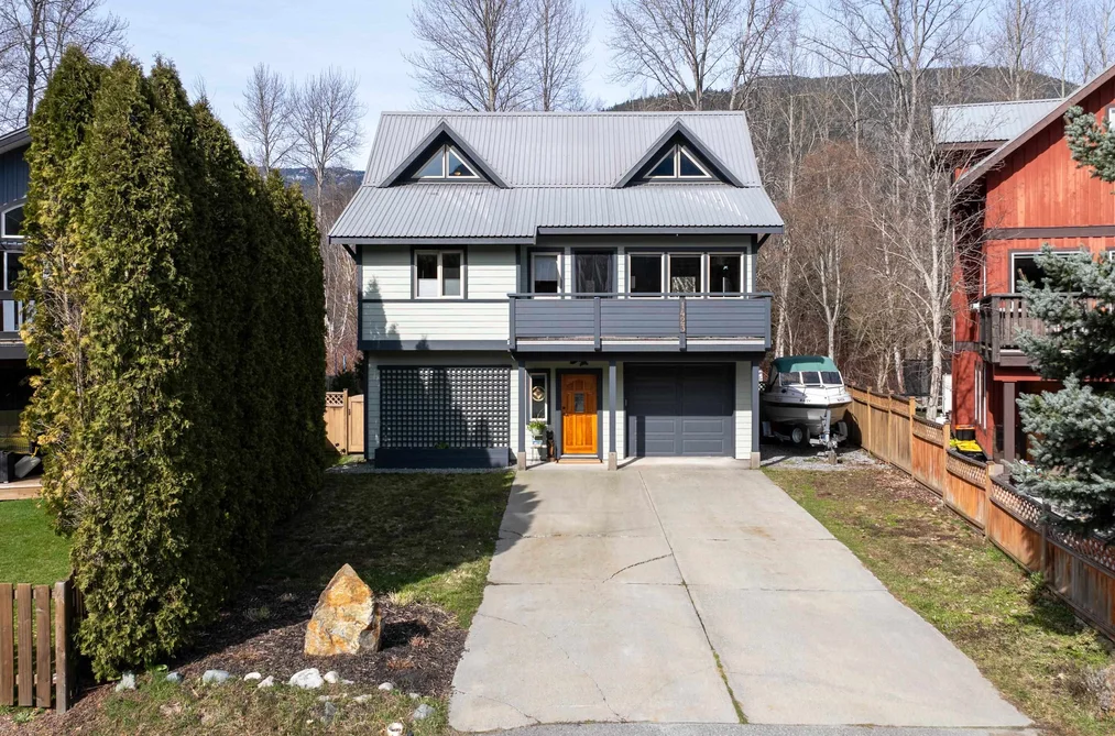 House for sale at 1423 Willow Drive Pemberton British Columbia - MLS: R3104085