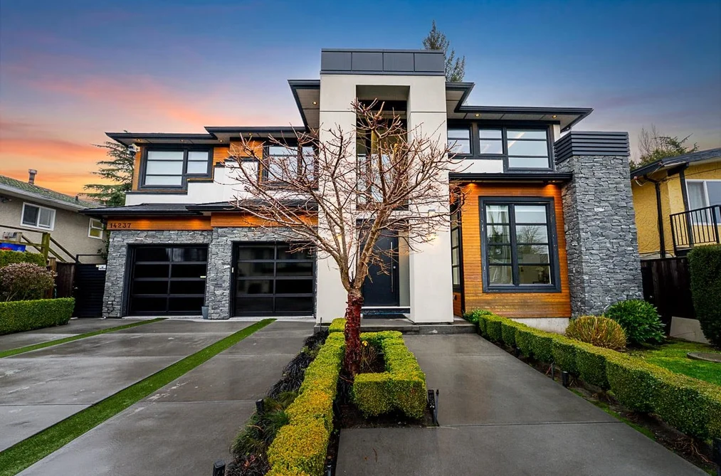 House for sale at 14237 Vine Avenue White Rock British Columbia - MLS: R3080356