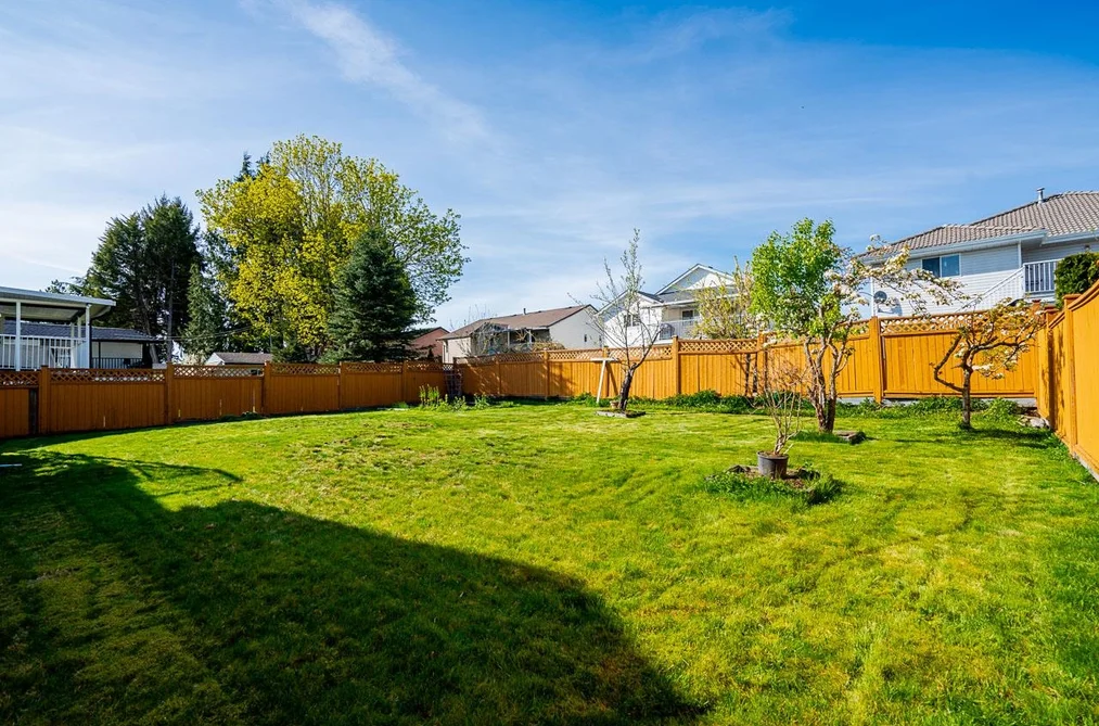 14317 89A AVENUE, Surrey BC V3V 7T1, Surrey BC — Residential for Sale - Photo 2