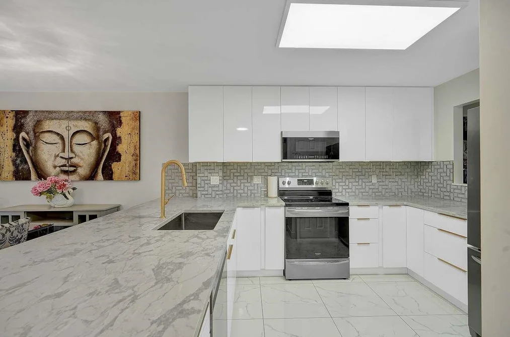 144 SHORELINE CIRCLE, Port Moody BC V3H 5B3, Port Moody BC — Residential for Sale - Photo 2