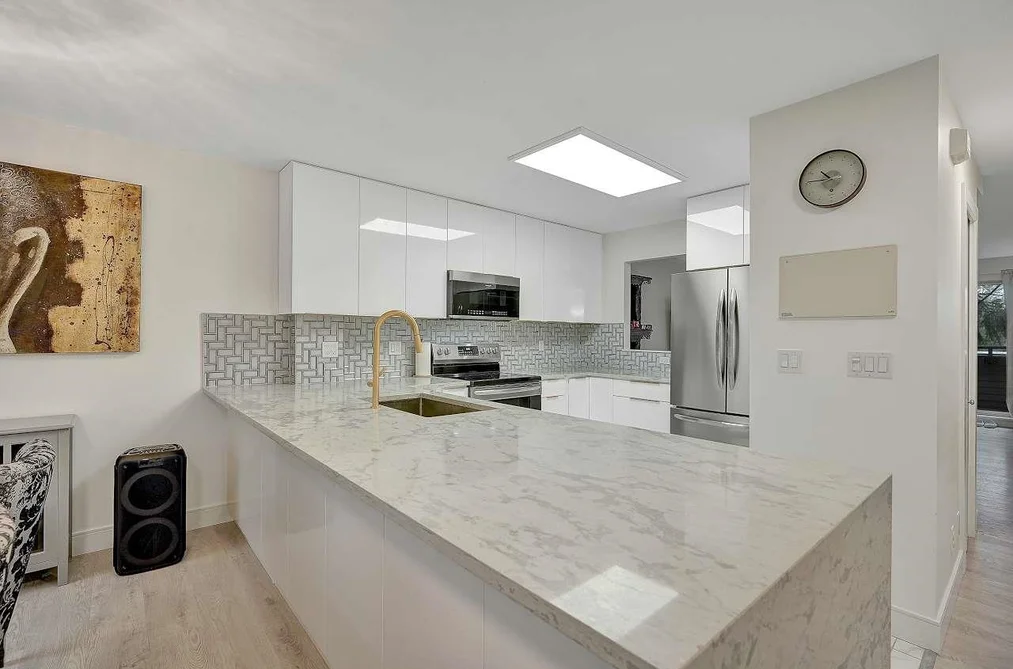 144 SHORELINE CIRCLE, Port Moody BC V3H 5B3, Port Moody BC — Residential for Sale - Photo 3