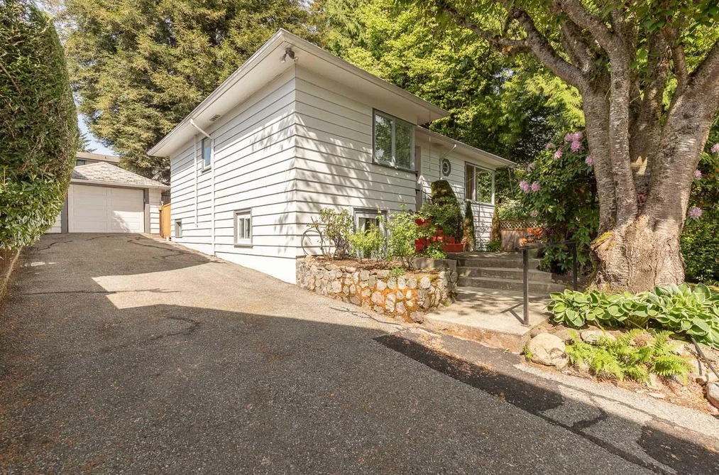 1441 HAYWOOD AVENUE, West Vancouver BC V7T 1V5, West Vancouver BC — Residential for Sale — Photo 2 of 35