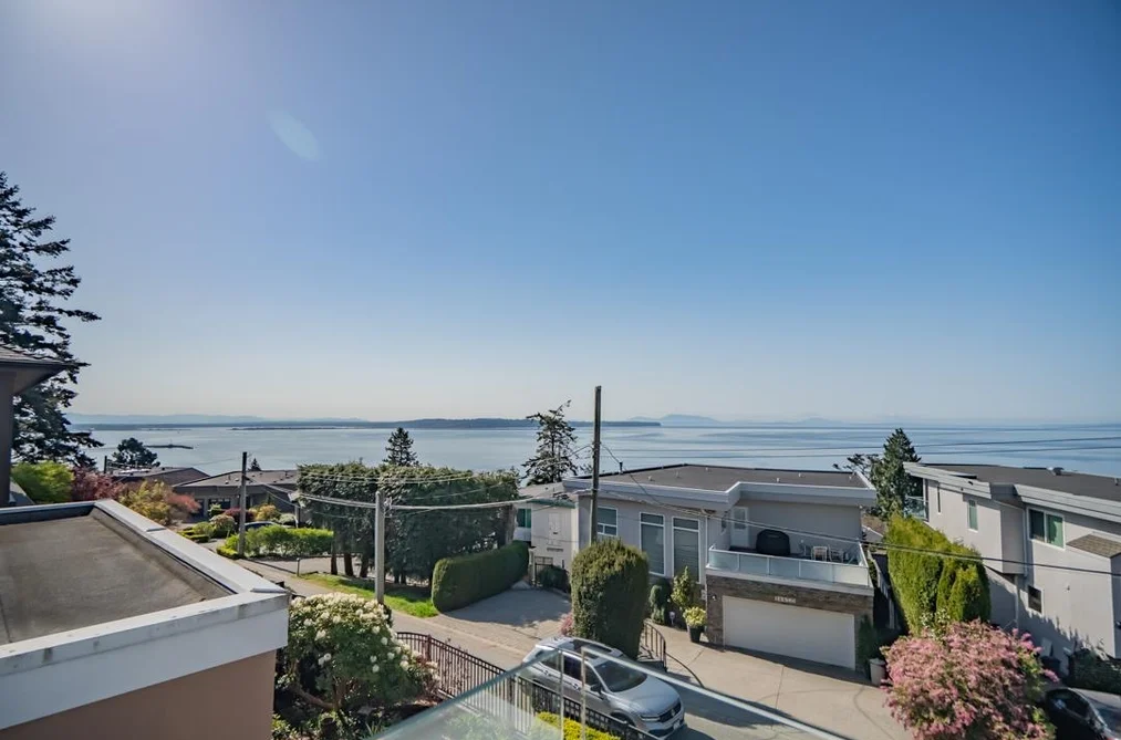 House for sale at 14433 Sunset Lane White Rock British Columbia - MLS: R3126318