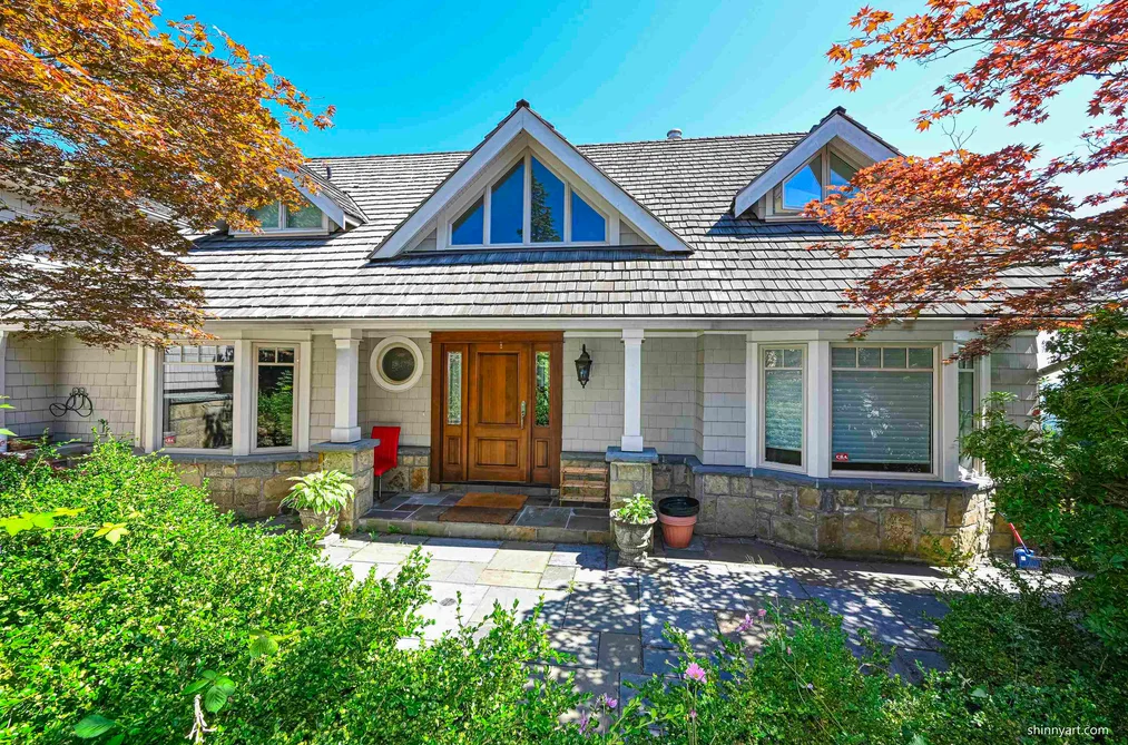 House for sale at 1444 Sandhurst Place West Vancouver British Columbia - MLS: R3127339