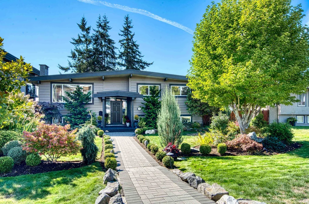 House for sale at 14480 Mann Park Crescent White Rock British Columbia - MLS: R3164139