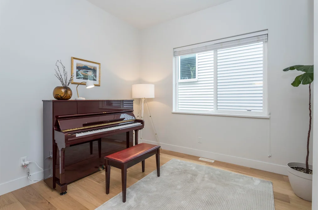 1451 Dayton Street, Coquitlam, BC - House for Sale - Photo 11 of 39 1451 Dayton Street, Coquitlam, BC - House for Sale - Photo 11 of 39