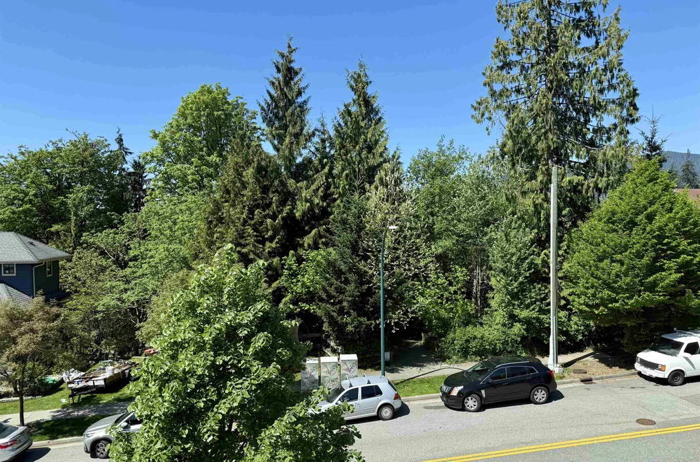 1451 Dayton Street, Coquitlam, BC - House for Sale - Photo 18 of 39 1451 Dayton Street, Coquitlam, BC - House for Sale - Photo 18 of 39