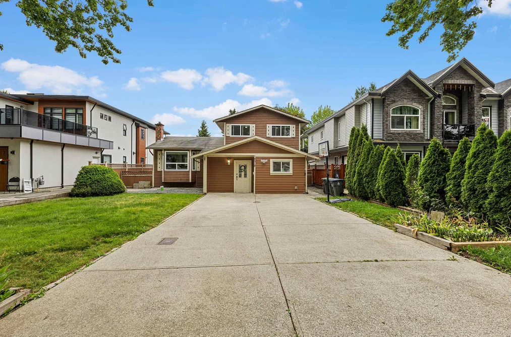 House for sale at 14518 85a Avenue Surrey British Columbia - MLS: R3126397